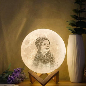 Lamp de Lune Gravée  3D Impression Personnalisée avec Photo Télécommande 16 Couleurs -Cadeau pour Enfant